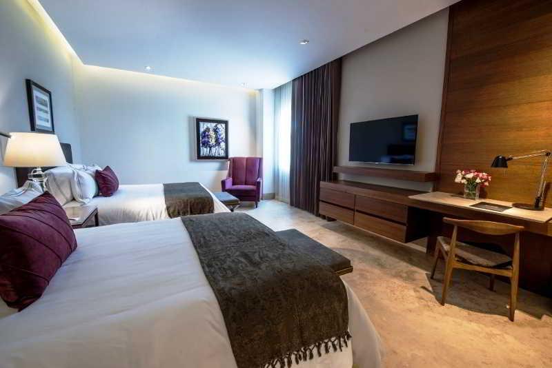 Square Small Luxury Hotel - Providencia Гвадалахара Экстерьер фото